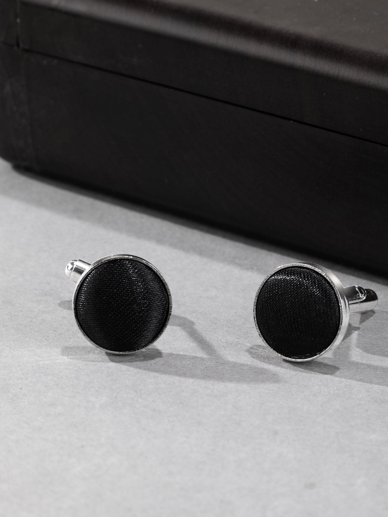 Men Round Decor Cufflinks