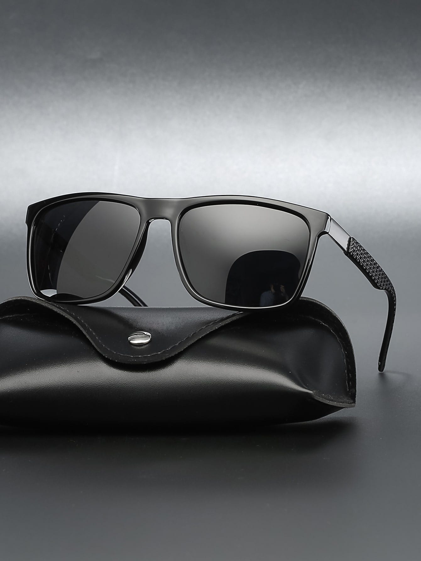 Men Tinted Lens Sunglasses