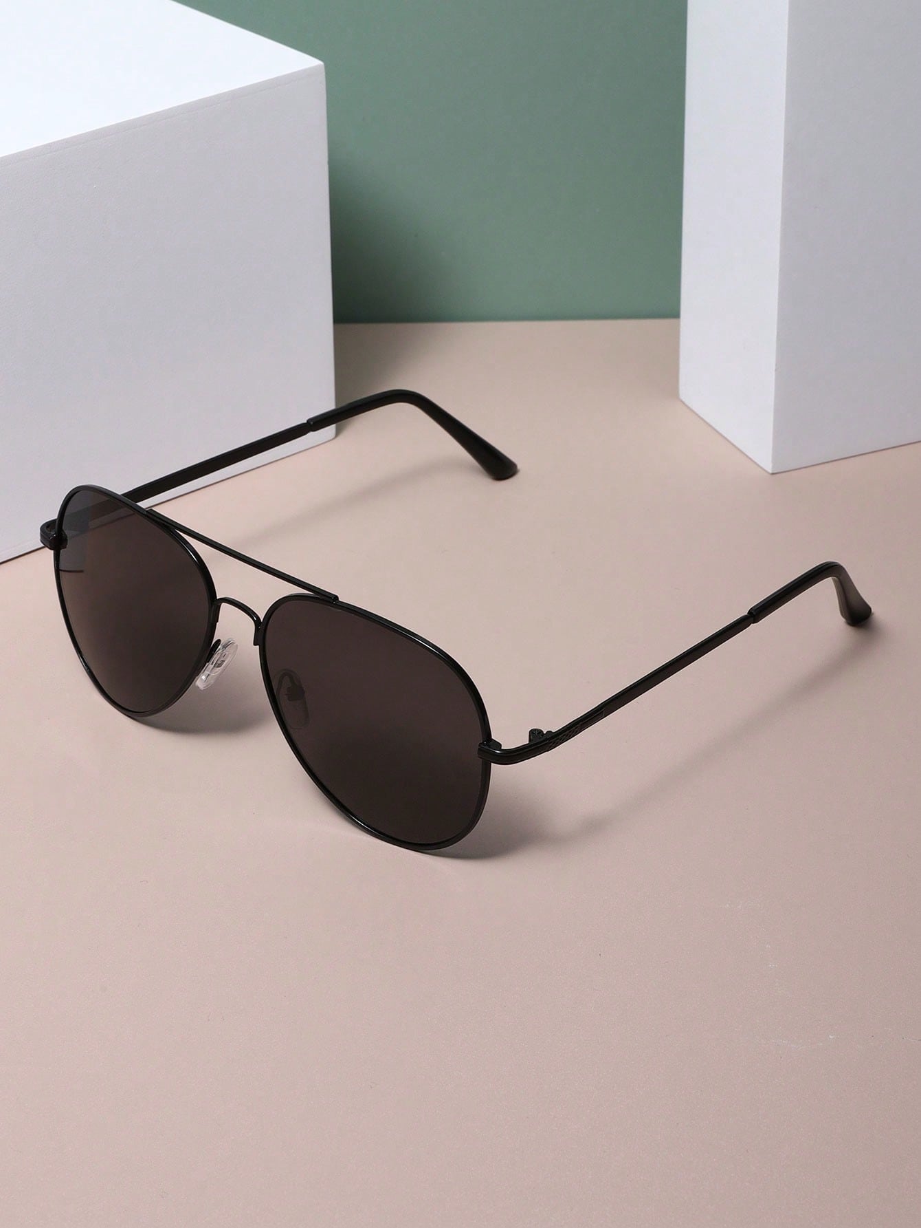 1pc Unisex Metallic Aviator Frame Fashion Glasses Suitable For Daily Wear