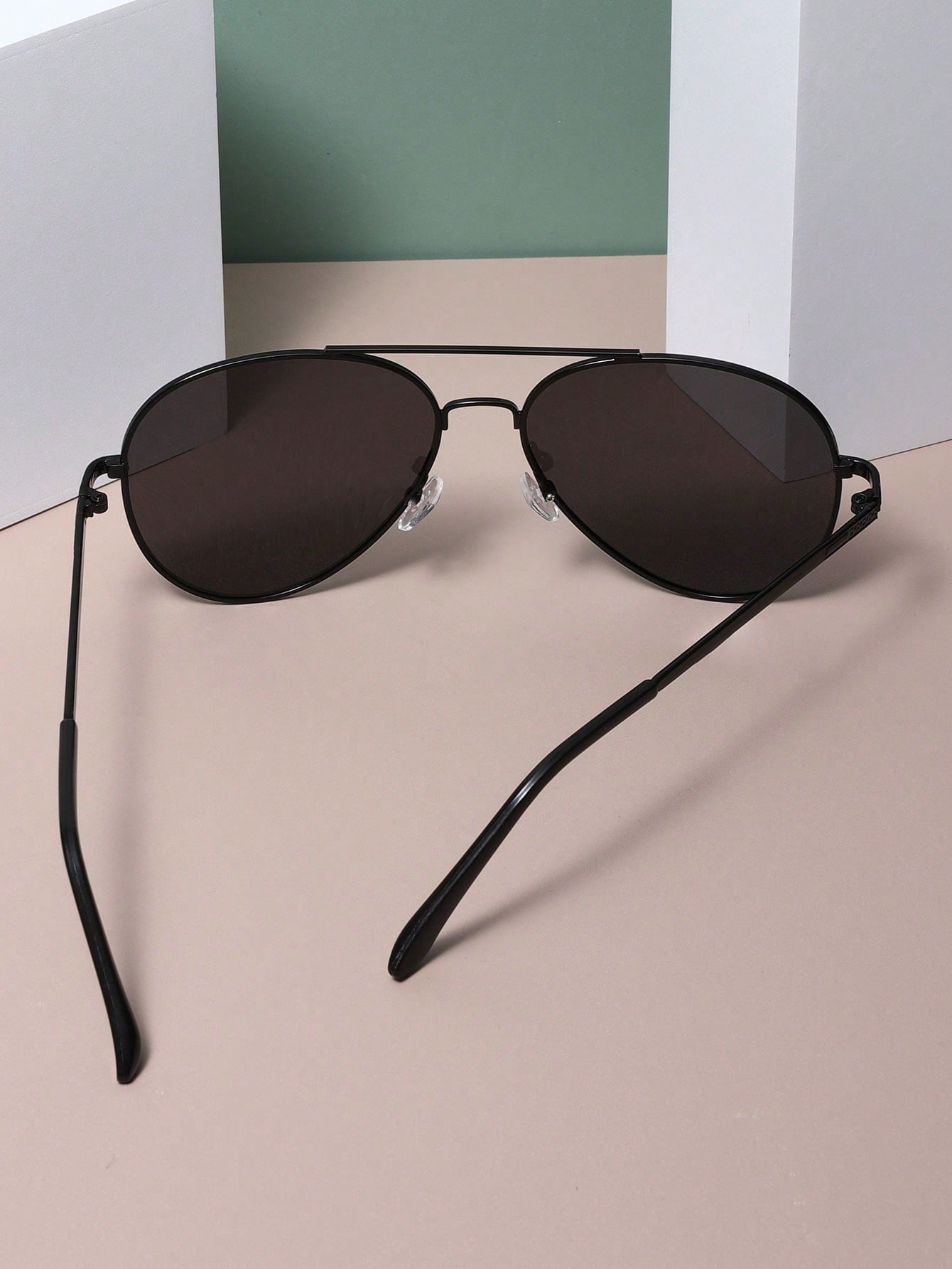 1pc Unisex Metallic Aviator Frame Fashion Glasses Suitable For Daily Wear