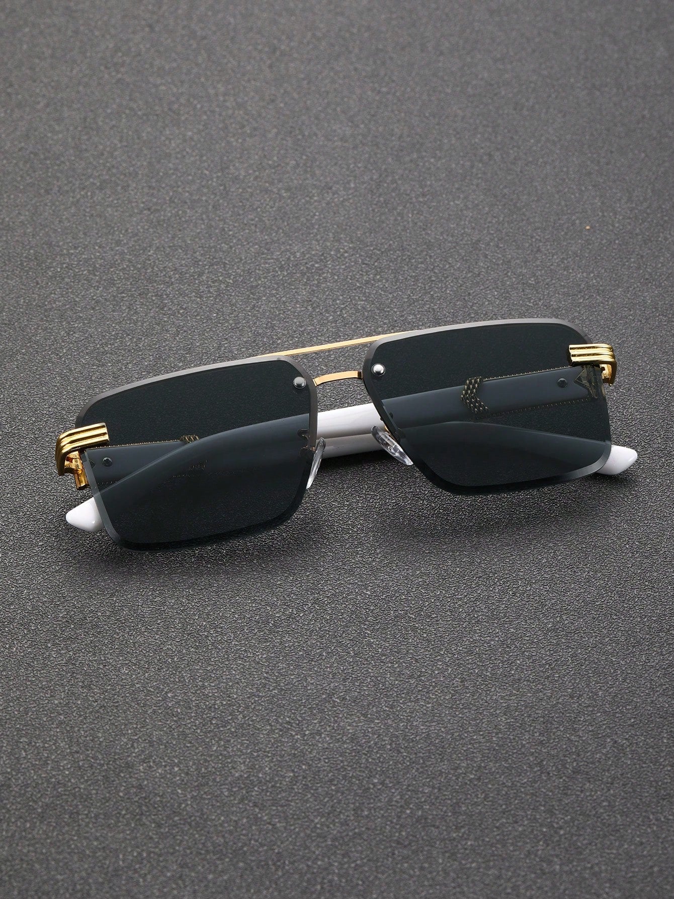 Metal Geometric Fashion Black  Sunglasses