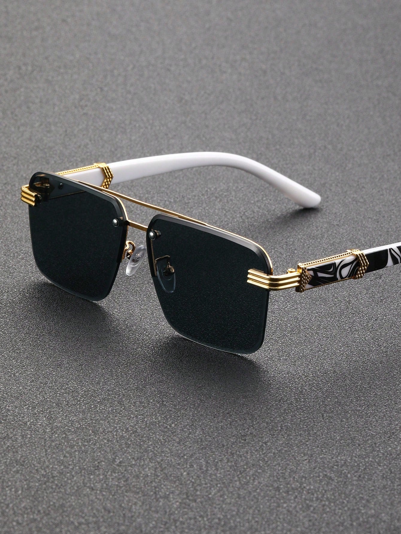 Metal Geometric Fashion Black  Sunglasses